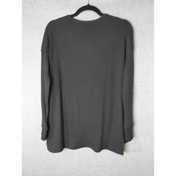 🎄 3/$35 2x👯‍♀️Host Pick⚡️American Eagle Oversized V Neck Tee - Picture 3 of 16